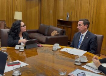 Diputada Andrea Macías aborda con el ministro de Justicia futuro del penal de Cochrane y nueva cárcel para Aysén