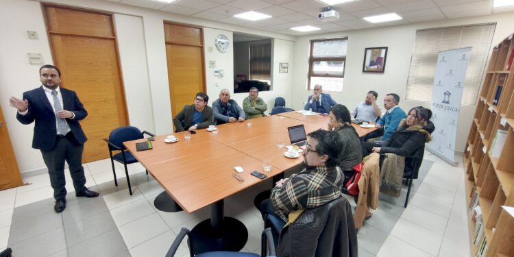 Periodistas de Aysén se capacitan en el nuevo sistema de justicia penal juvenil
