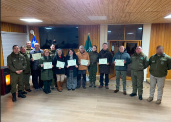 Carabineros capacita a dirigentes vecinales de Coyhaique en prevención de drogas, violencia intrafamiliar y Comisaría Virtual