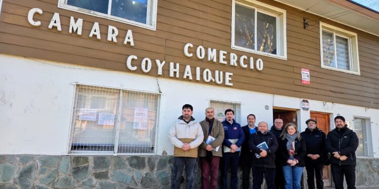Autoridades y Cámaras de Comercio coordinan agenda para fortalecer a las pymes en Aysén