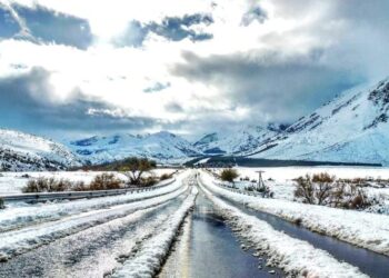 Heladas intensas marcan el inicio de semana en la Región: rutas permanecen habilitadas con precaución y presencia de nieve