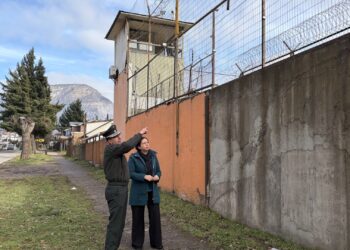 Avanza proyecto que busca sancionar lanzamiento de objetos prohibidos a recintos penitenciarios