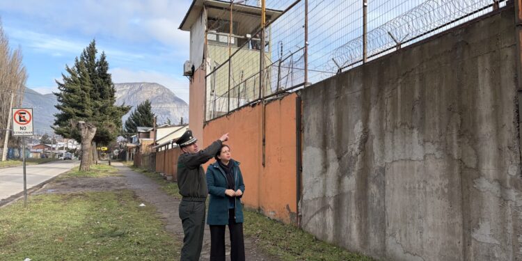Avanza proyecto que busca sancionar lanzamiento de objetos prohibidos a recintos penitenciarios