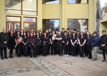 Universidad de Aysén invistió a 50 futuros profesionales de Trabajo Social y Psicología