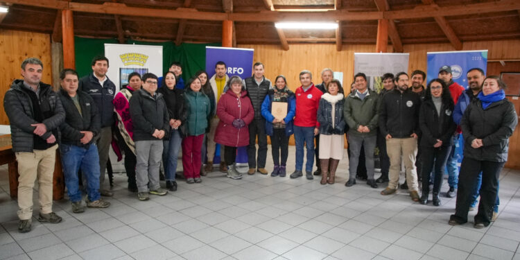 GORE y Corfo entregan $65 millones para impulsar a 18 emprendedores de Caleta Tortel