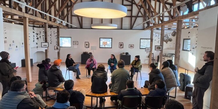 “El Viaje del Luche” llega al Museo Regional de Aysén para visibilizar el trabajo de recolectoras del litoral
