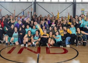 Pasión bajo el tablero austral: Coyhaique recibe el III Binacional de Básquetbol Femenino “Damas en la Patagonia”