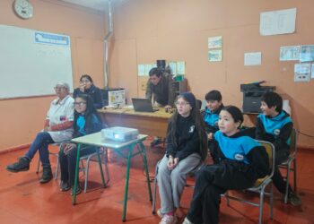 Estudiantes de escuela rural de Coyhaique se conectaron con la Base Aérea Antártica Presidente Frei
