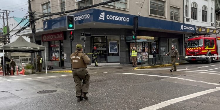 Joven de Chile Chico fallece al ser embestido por un bus en el centro de Valdivia