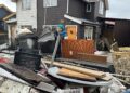 Minga ambiental en la población Bernales: Vecinos y voluntarios límpian patios de adultos mayores y cuidadoras en Coyhaique