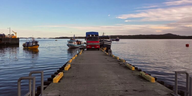 El Gobierno entrega el quinto Cupón Pesca a 201 armadores de Aysén en medio de la recesión regional