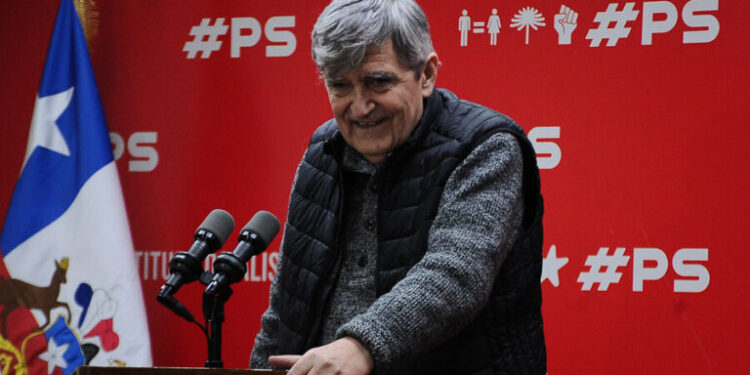 Muere a los 71 años Camilo Escalona, histórico dirigente socialista y expresidente del Senado
