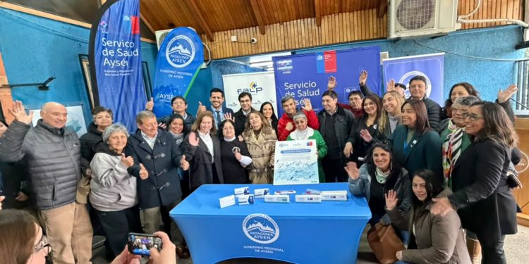 Aysén incorpora kits de autotoma en los hogares para acelerar la detección precoz del cáncer