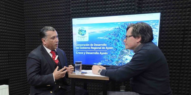 Víctor Álvarez, director de la Corporación de Desarrollo de Aysén: “El capital humano y los cargos directivos deben quedarse en las comunidades de la región”