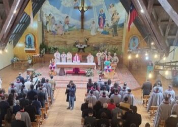 Obispo Luis Infanti llama a poner el bien común, la solidaridad y el cuidado de la vida en el centro durante Te Deum en Coyhaique