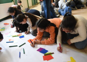 Cultura recorre escuelas rurales de Aysén con una guía pedagógica sobre memoria e identidad