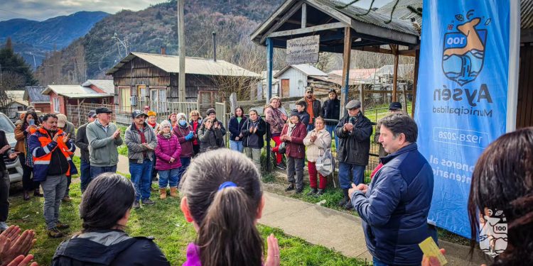 El municipio de Aysén entrega 25 toneladas de alimento a 100 familias campesinas