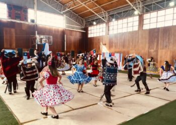 Estudiantes de distintas comunas se reunieron en Coyhaique para celebrar la cueca escolar