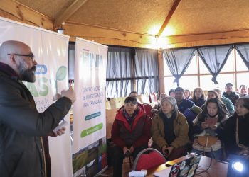 Productores de Coyhaique y Río Ibáñez abordan eficiencia hídrica y manejo de plagas en encuentro agrícola