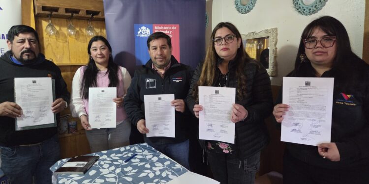 Inician mejoramiento térmico de 14 viviendas del Comité Río Aysén