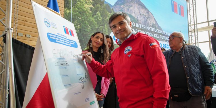 Un paso decisivo contra el cáncer: MOP y el Gore ceden terreno para el futuro Centro Oncológico de Coyhaique