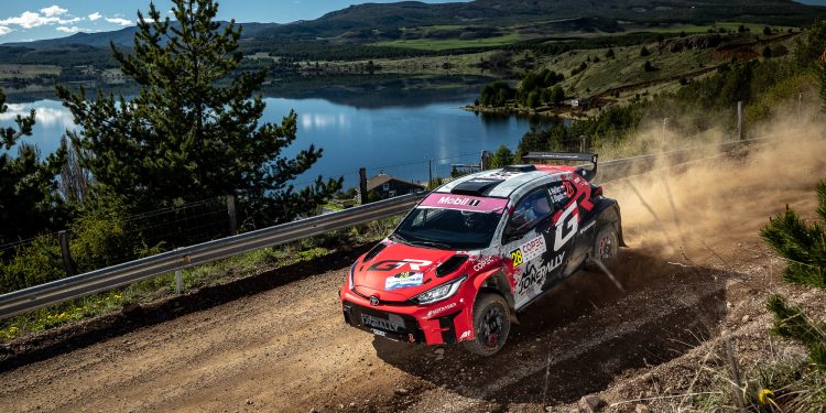 Alberto Heller lidera primera etapa del RallyMobil en Coyhaique tras intensa disputa con Jorge Martínez