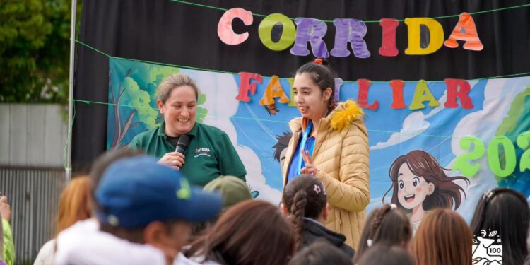 Trinidad Montiel, estudiante de la Escuela Despertar, asumió como alcaldesa por un día en Puerto Aysén