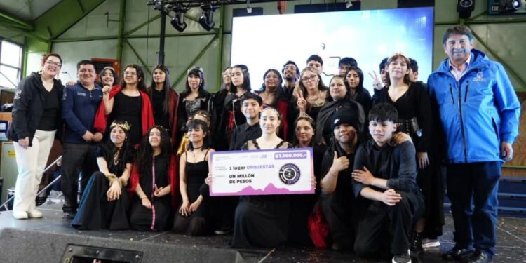 “Máximos Decibeles” premió a jóvenes músicos en Puerto Aysén y anunció presentaciones para los ganadores en el aniversario comunal