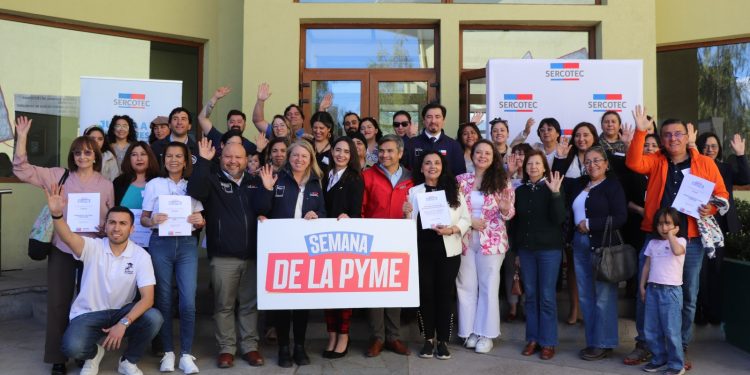 Sercotec entrega apoyo a 29 emprendedores, tres gremios y dos cooperativas de Aysén