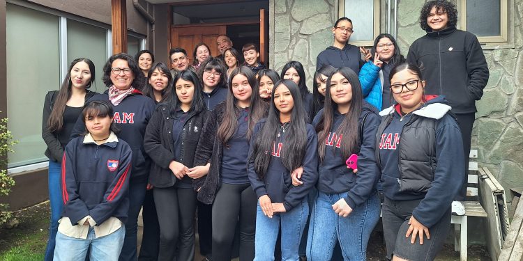 Más de 30 estudiantes conocieron el trabajo en salud durante jornada vocacional en el Hospital Regional Coyhaique