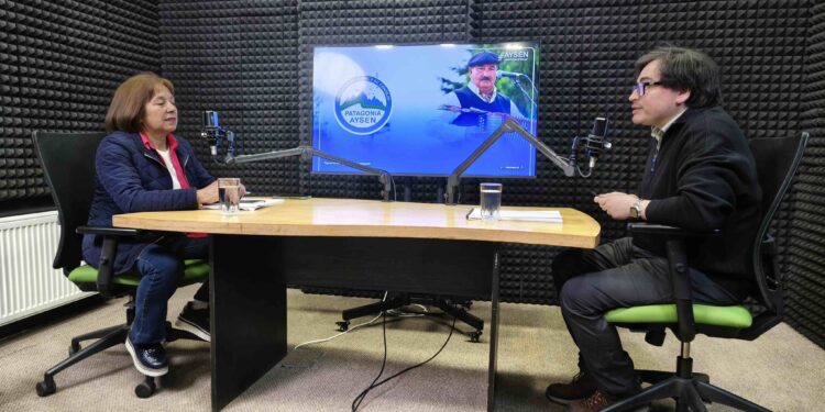 De las avionetas al pavimento: Ana María Mora repasa el desafío de conectar la provincia Capitán Prat