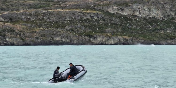 Hallan sin vida a joven de 27 años desaparecido tras salir en kayak al lago General Carrera