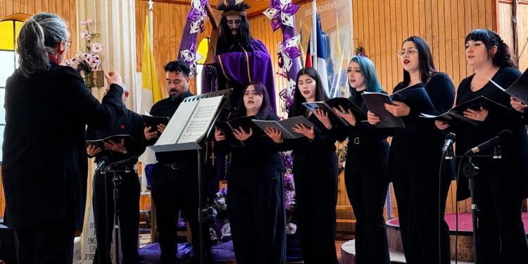 La memoria obrera resuena en la región: la Camerata Austral revive la ‘Cantata de Santa María de Iquique’