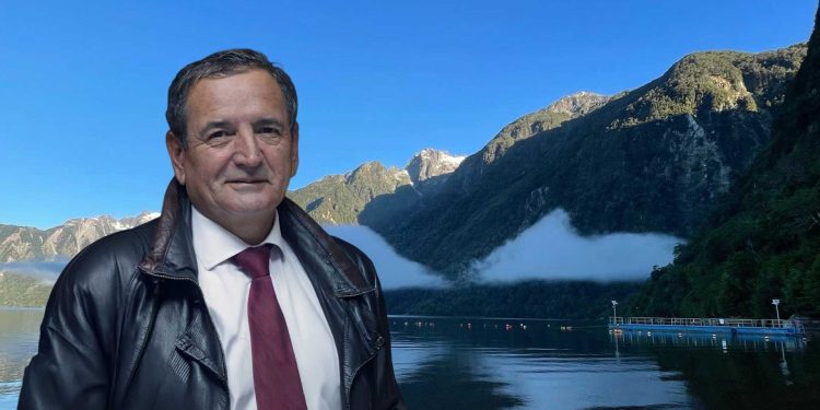 Bahía Acantilada llevará el nombre de Óscar Catalán: Puerto Aysén sella en el bronce la memoria de su histórico caudillo