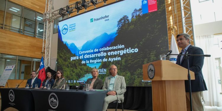 Gobierno Regional, Ministerio de Ciencia y Fraunhofer firman convenio para abordar desafíos energéticos de Aysén