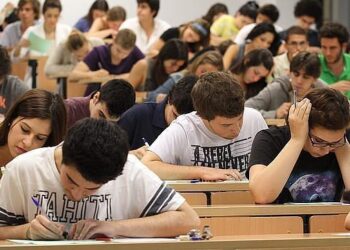 Seremi de Educación descarta reducción de cupos y beneficiarios de becas para la región