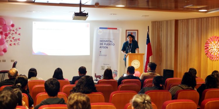 Hospital de Puerto Aysén promueve detección temprana del cáncer de mama y apoyo integral a pacientes