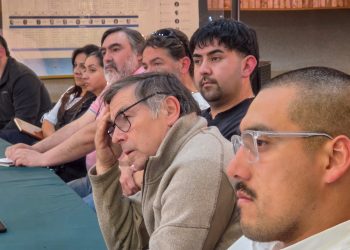 Municipio de Aysén y gremios conforman mesa de trabajo para enfrentar caída de ventas y reactivar economía local