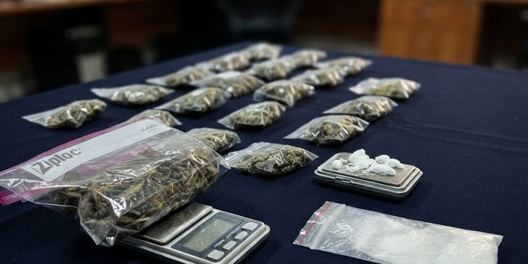 PDI detiene a tres personas por presunta venta de drogas con reparto en Puerto Aysén
