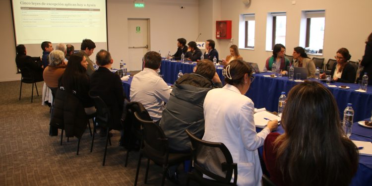 Conforman mesa público-privada para proponer cambios a las leyes de excepción y abordar la Zona Franca en Aysén