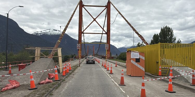 Convocan a nuevo encuentro ciudadano en Puerto Aysén para informar medidas ante cierre del puente Presidente Ibáñez