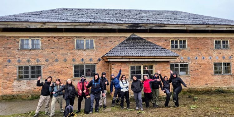 Estudiantes de Turismo de Naturaleza realizan jornadas prácticas en Puerto Cisnes y Cerro Castillo